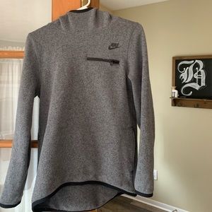 Nike Women’s Sweatshirt Size Small